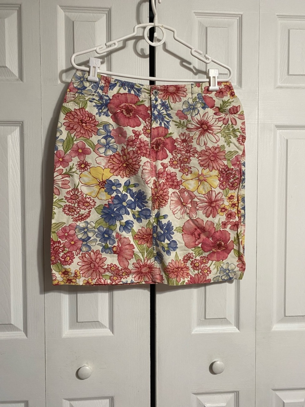 Liz Claiborne floral cream skirt size 14